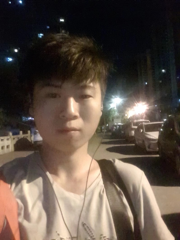 流星的瞬间的第一张照片--福州婚介网