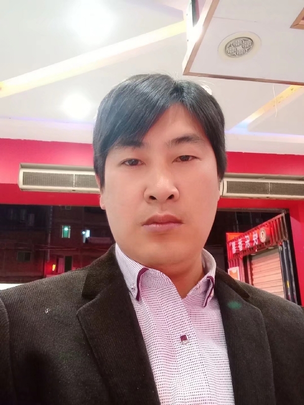 奔跑的第二张照片--福州婚介网