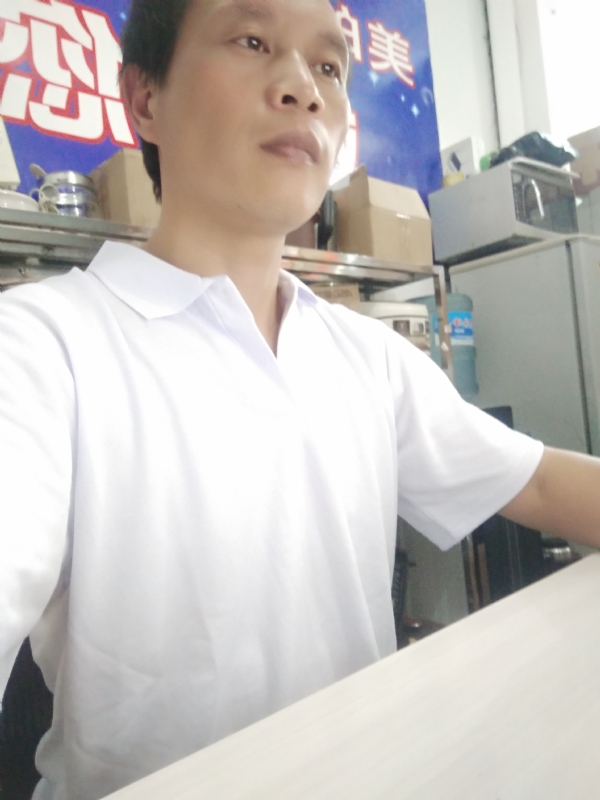 深蓝色的海的第一张照片--福州婚介网