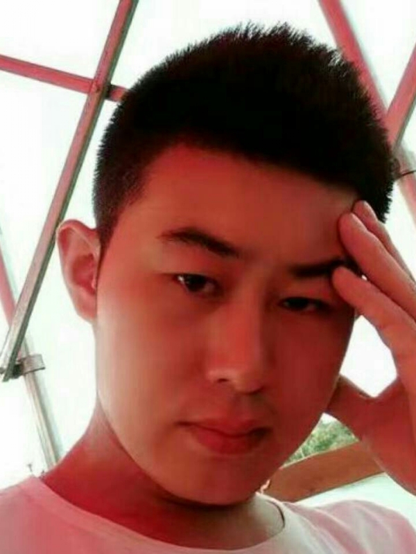 淡漠的第一张照片--福州婚介网