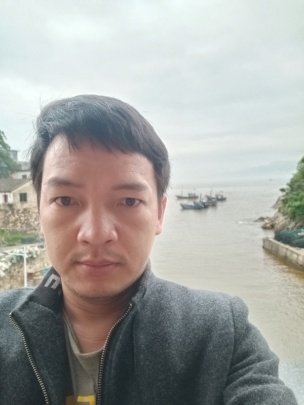 啊亮的第一张照片--福州婚介网