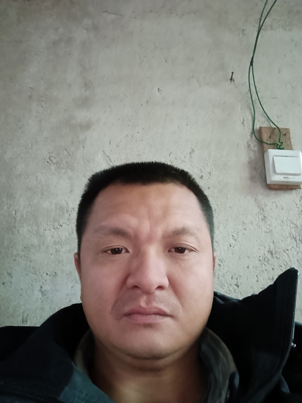 兰成龙的第四张照片--福州婚介网