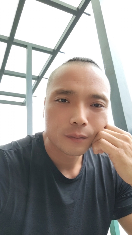 伯爵的第三张照片--福州婚介网