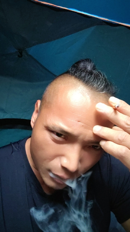 伯爵的第四张照片--福州婚介网