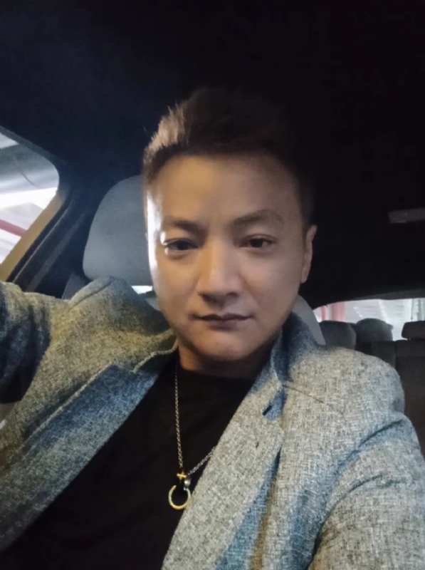 夜、有雨敲窗的第三张照片--福州婚介网