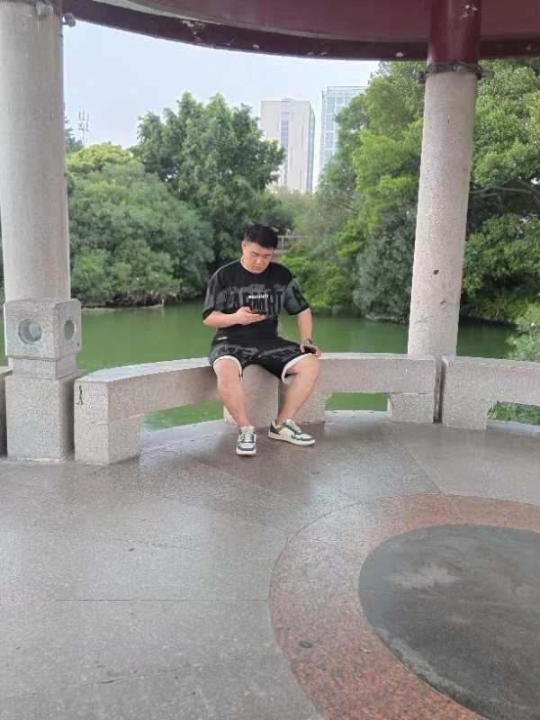 不善挽留的第一张照片--福州婚介网